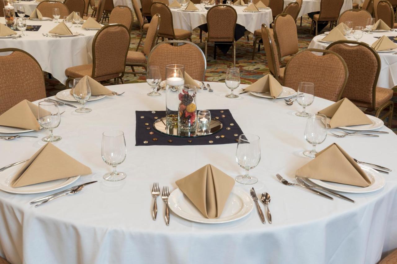 Holiday Inn Midland By Ihg Экстерьер фото