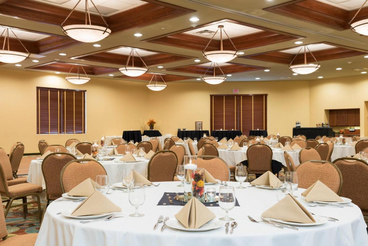 Holiday Inn Midland By Ihg Экстерьер фото